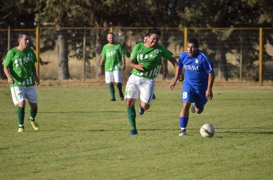 Muñecos de la Asofútbol Talca alistan sus chuteadores