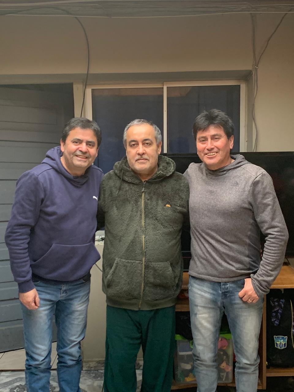A ponerse la mano en el corazón cabros con “Canica”