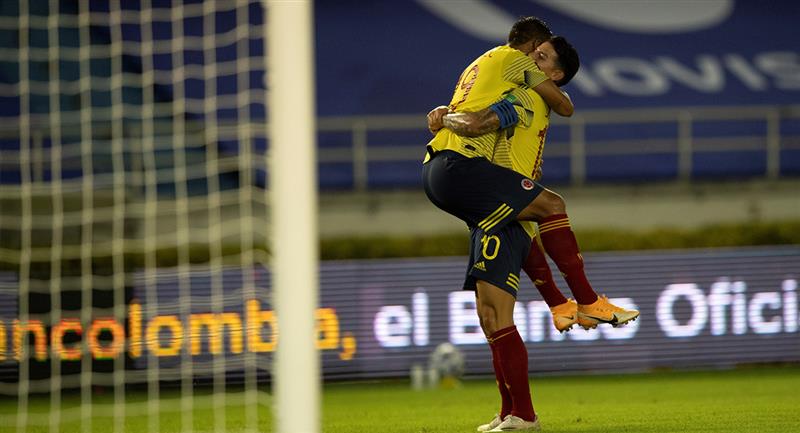 Colombia enfrenta a la Roja con la moral por las nubes