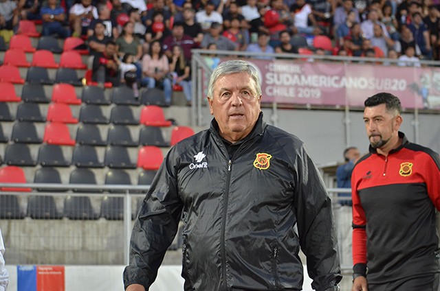 Luis Marcoleta lanzó dardos a su plantel: “No es un equipo potente mentalmente”