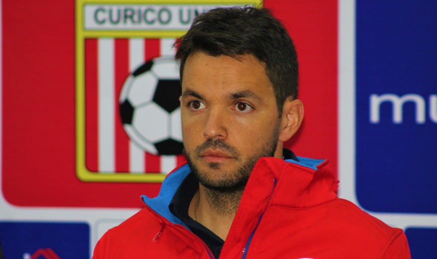 Entrenador de Curicó da positivo por Covid-19 en viaje a Argentina y no podrá dirigir ante la UC