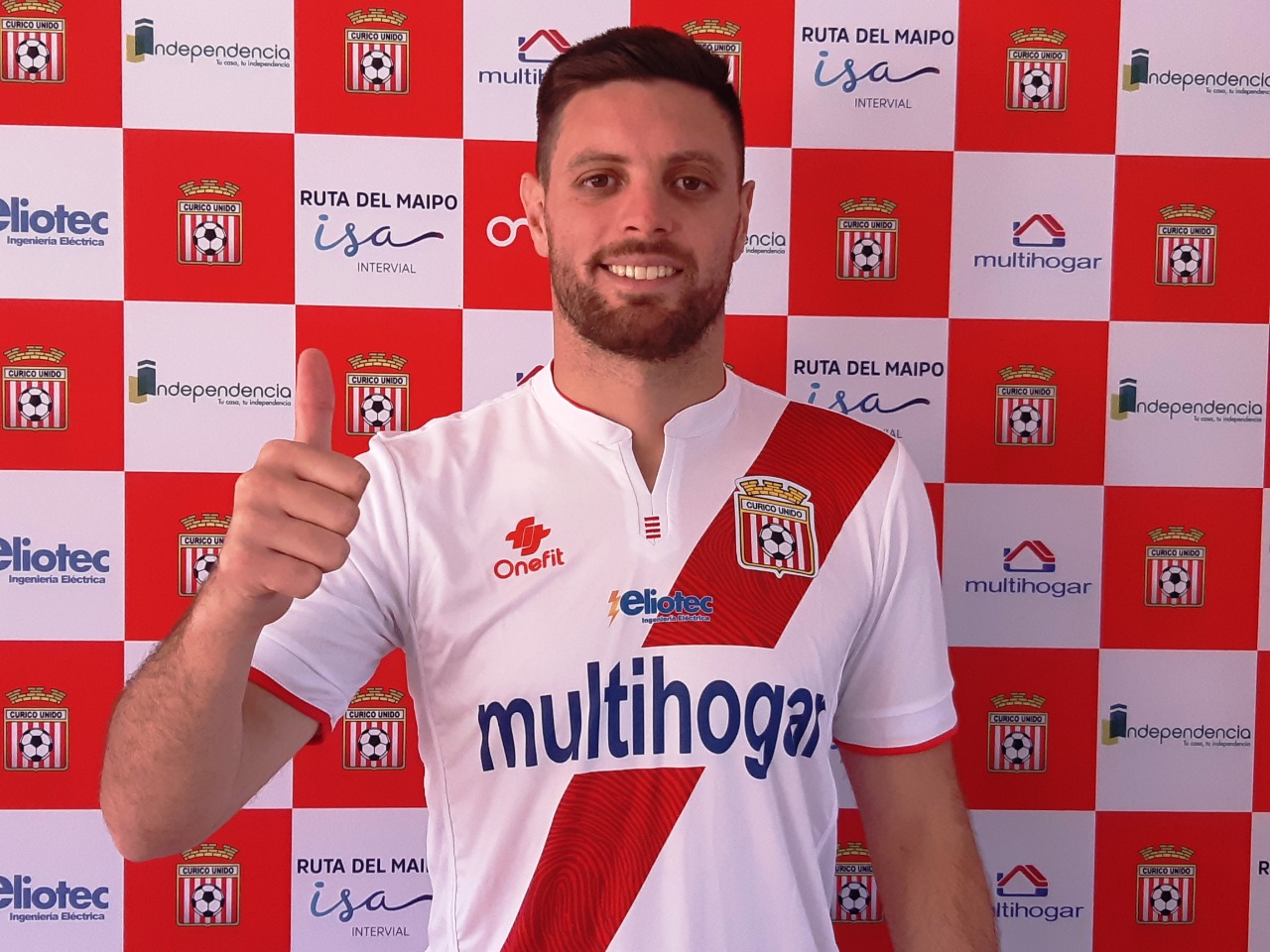 Curicó enfrenta al colista Colo-Colo con novedades en el frente