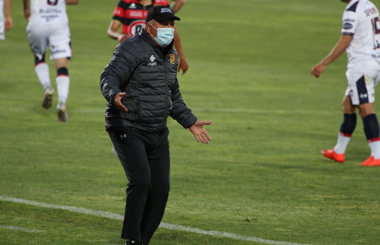 Luis Marcoleta tras derrota ante Ñublense: “Tenemos que recuperar a la gente que está lesionada y a los que todavía no se mentalizan en aportar” 