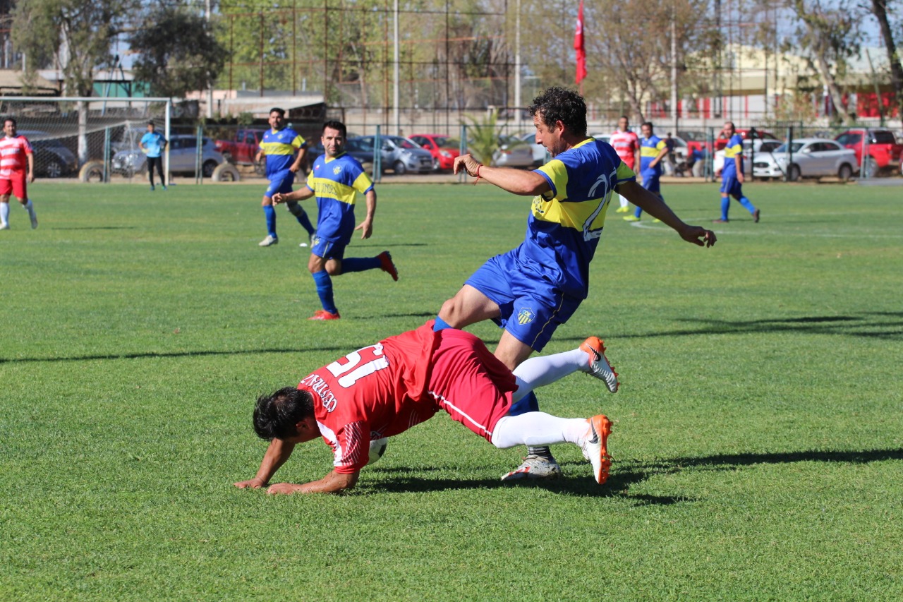 Viejos Cracks quieren estirar el chicle al máximo para realizar la Copa de Campeones