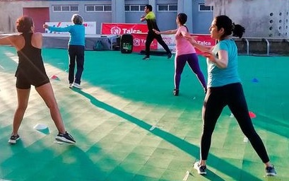 “Vive el deporte en tu recinto” es el programa que apunta a mantener en actividad a los talquinos