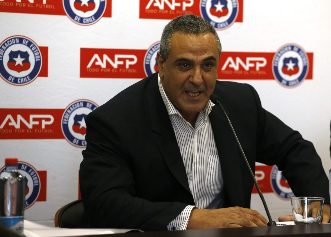 Presidente de la ANFP dejó la puerta abierta al regreso del público a los estadios