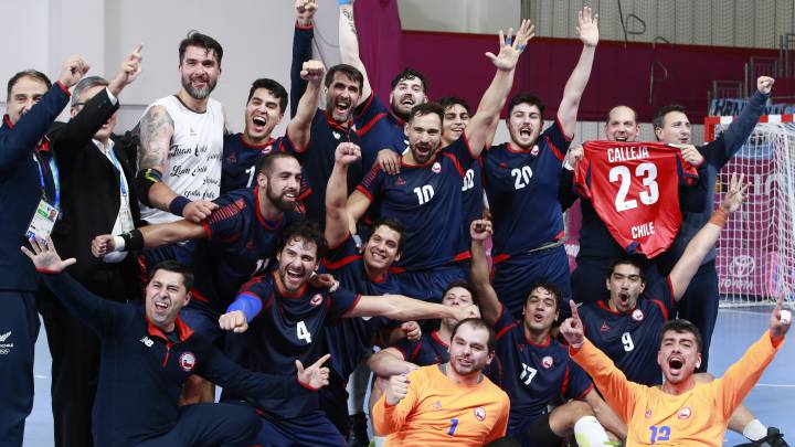 La Roja de balonmano inicia Preolímpico con importante apoyo de empresa talquina  