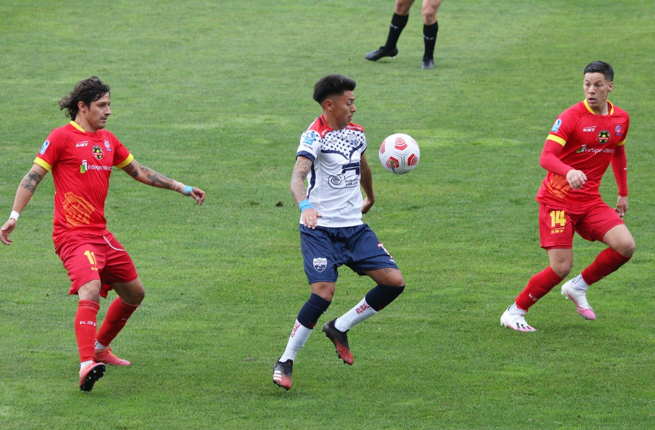 Diablos Rojos comenzaron con una derrota torneo de la Segunda División 
