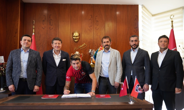Ángelo Sagal fue confirmado en nuevo Club de Europa