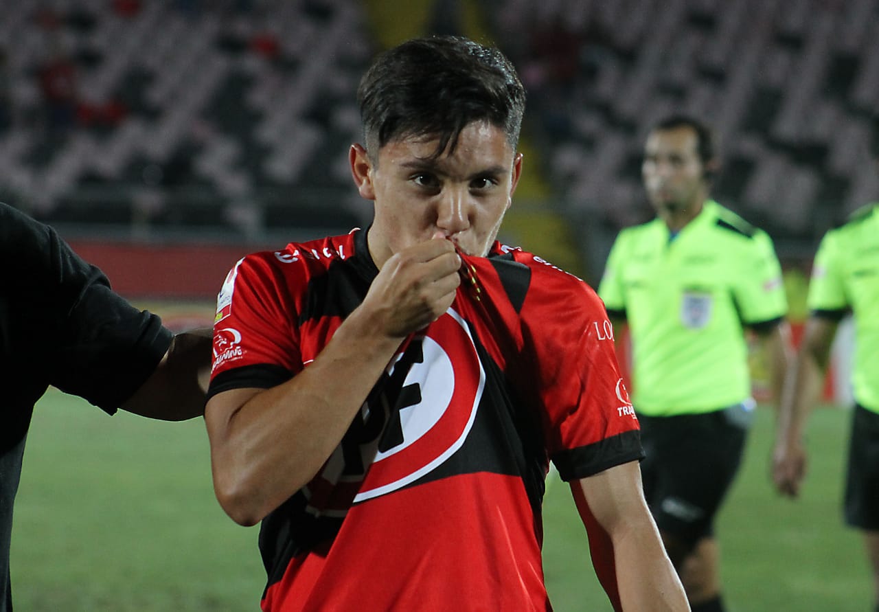 “Nico” Rivera cumplió 100 pleitos con Rangers y ahora apunta a Curicó : “Es un clásico y los clásicos se ganan”