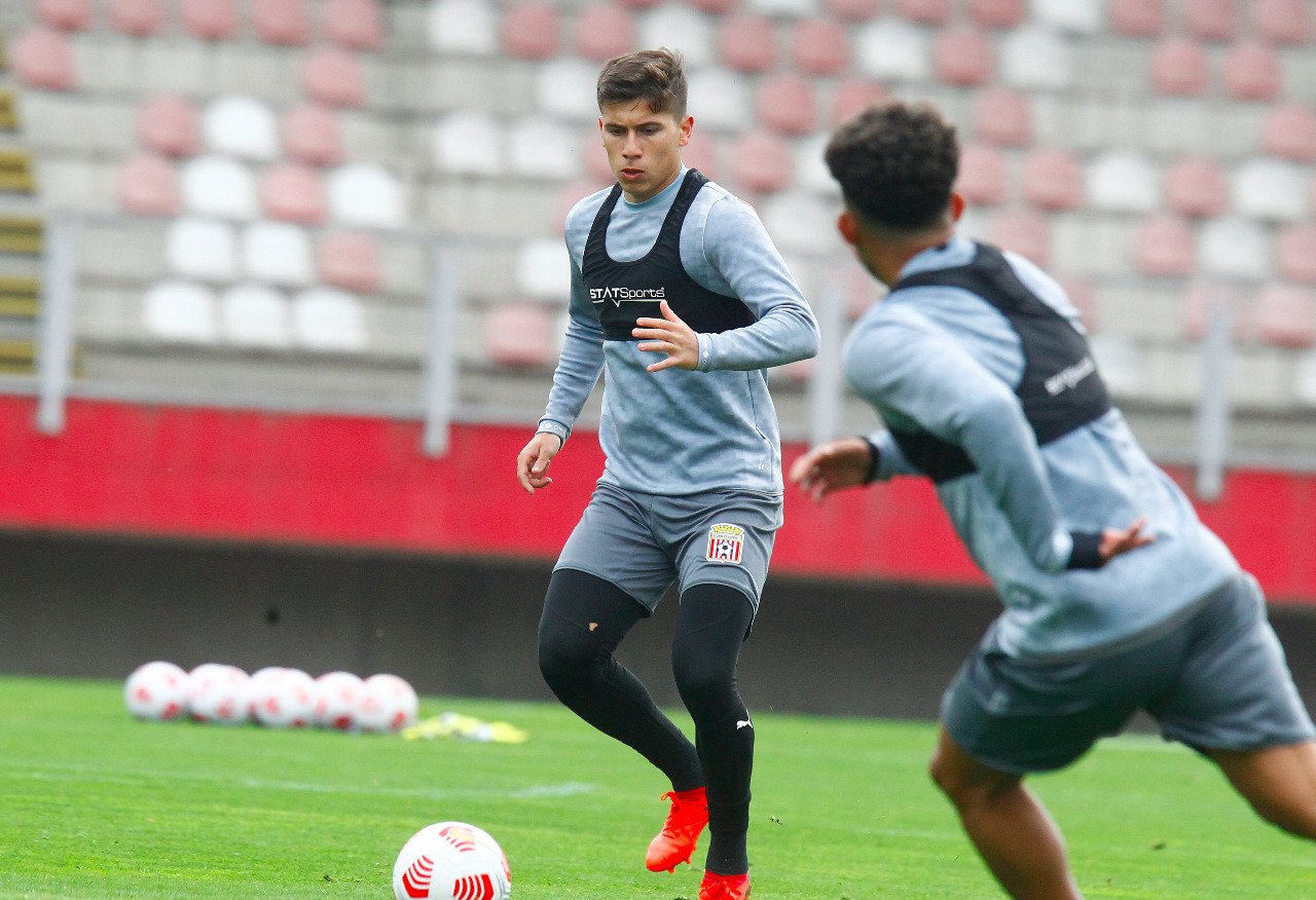 Felipe Villagrán y el optimismo en el plantel: “Ya va a llegar esa victoria que tanto queremos”
