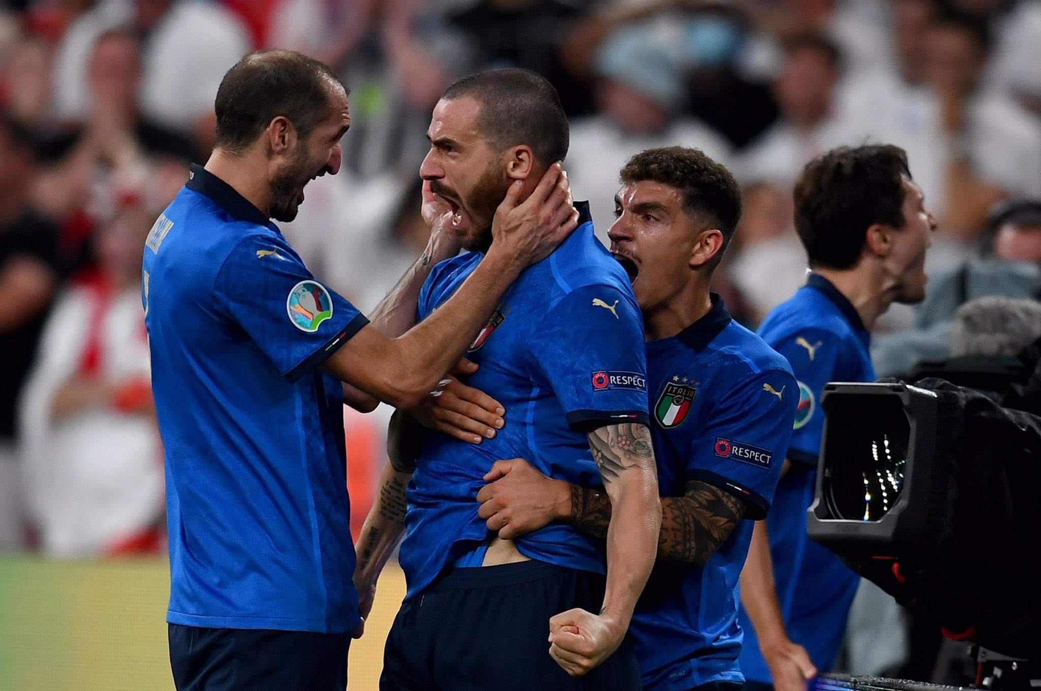 ¡Italia se hizo grande en Inglaterra y levantó la Eurocopa!