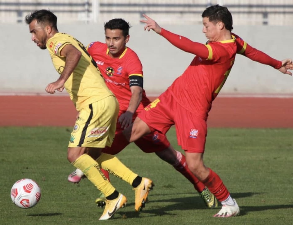 Rojo maulino disputará duelo de titanes con otro de los punteros de la categoría