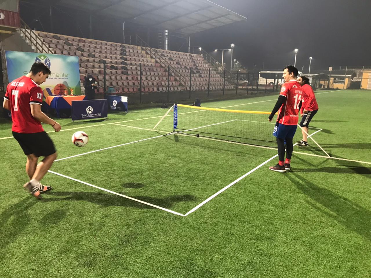 Novedoso torneo de fútbol-tenis tuvo su broche de oro y conoció a los monarcas
