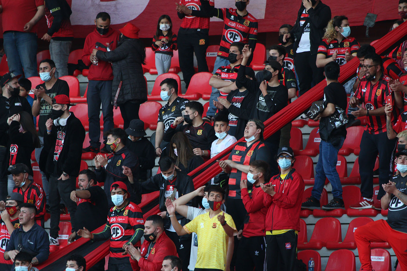 Seremi de salud cursaría sumario sanitario a Rangers por invasión de hinchas
