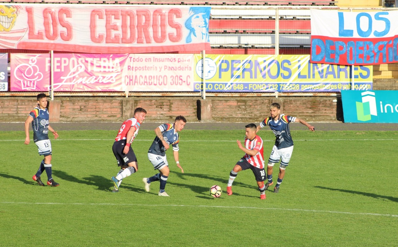 Linares espera conseguir su primer triunfo en la Tercera División con nuevo DT