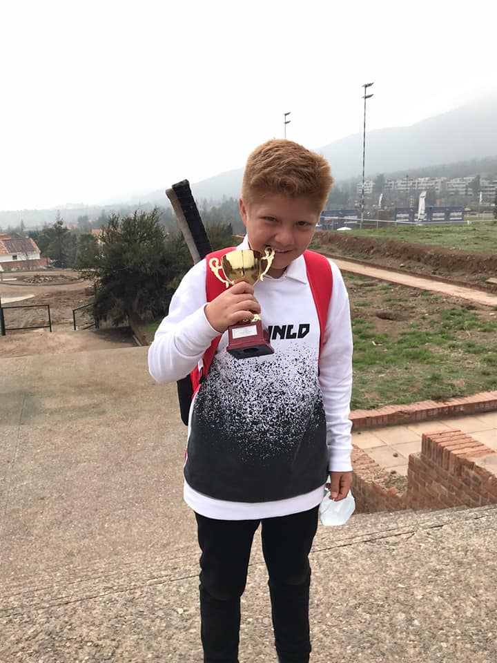 “Raulito” Ramírez mostró sus dotes en la arcilla capitalina para levantar la copa de campeón
