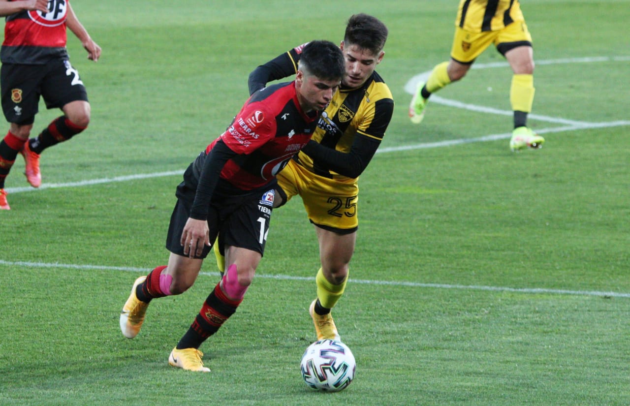 El Rojinegro derrotó al Vial en una de sus mejores presentaciones en el torneo 