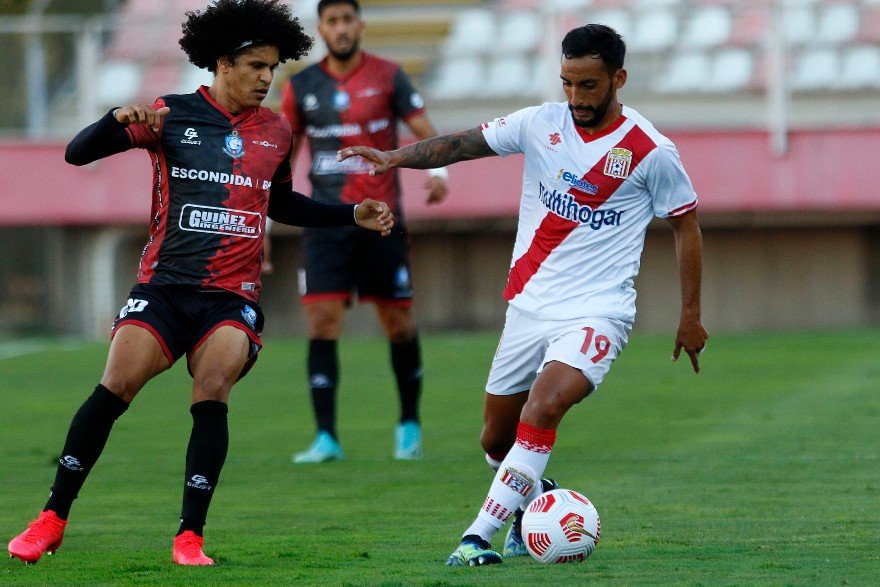 Curicanos quieren volver a puestos que los mantengan en la Primera División