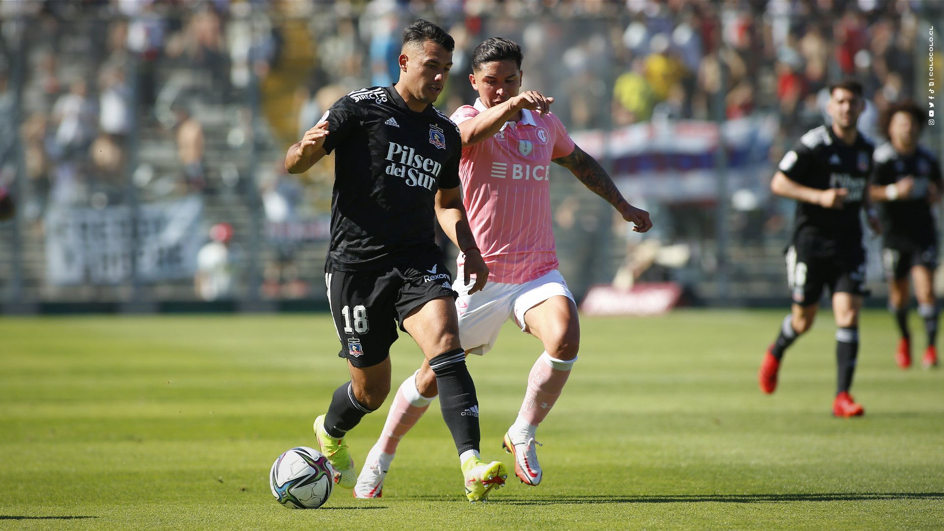 Colo Colo se quedó con el clásico ante la  UC y ya se prueba la corona