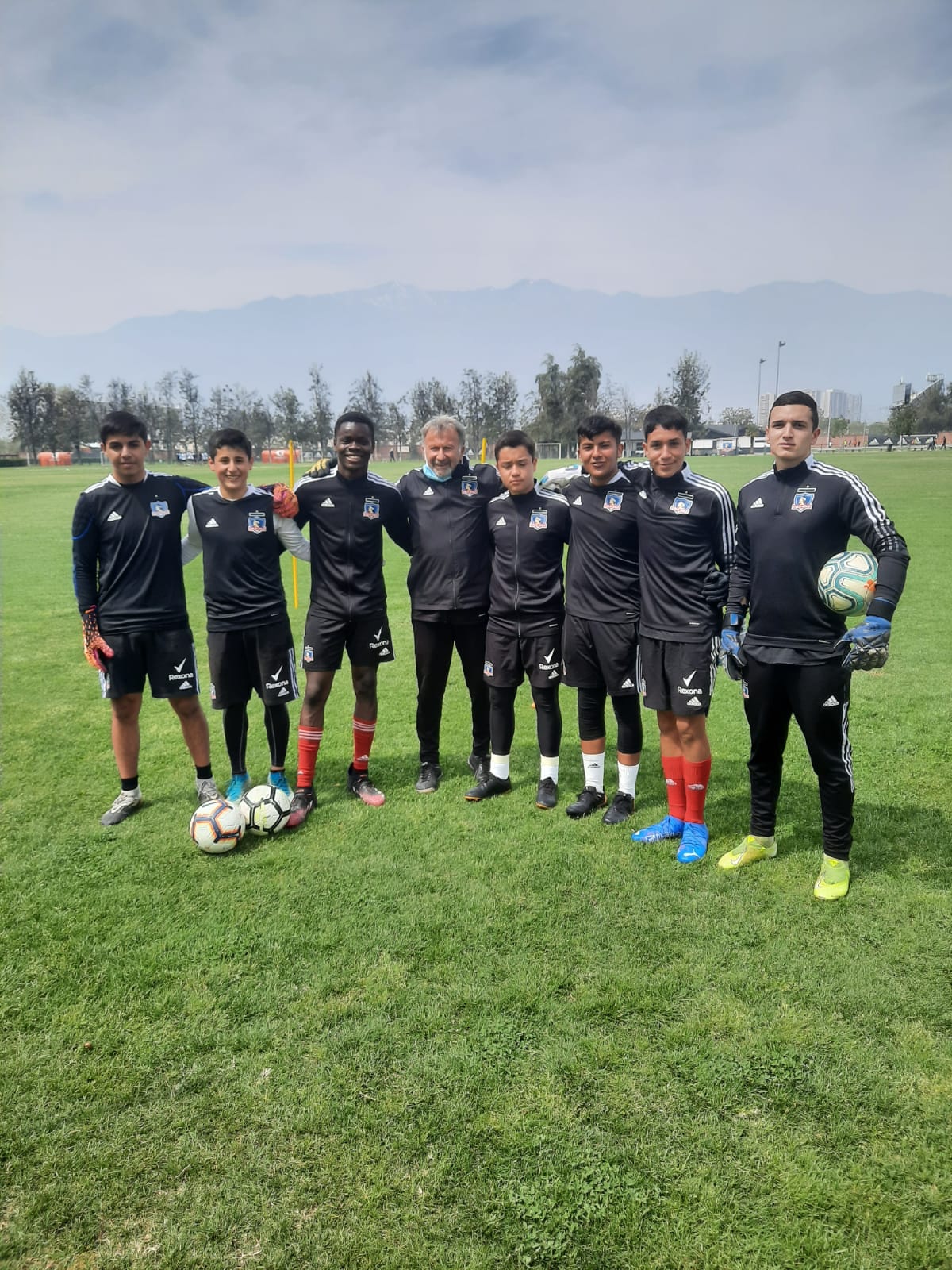 ¡Atención arqueros del Maule!: Colo-Colo busca al nuevo Claudio Bravo