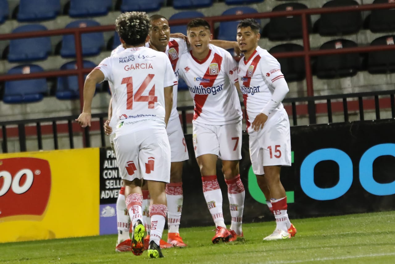 Curicó goleó y salió momentáneamente de toda opción de descenso 