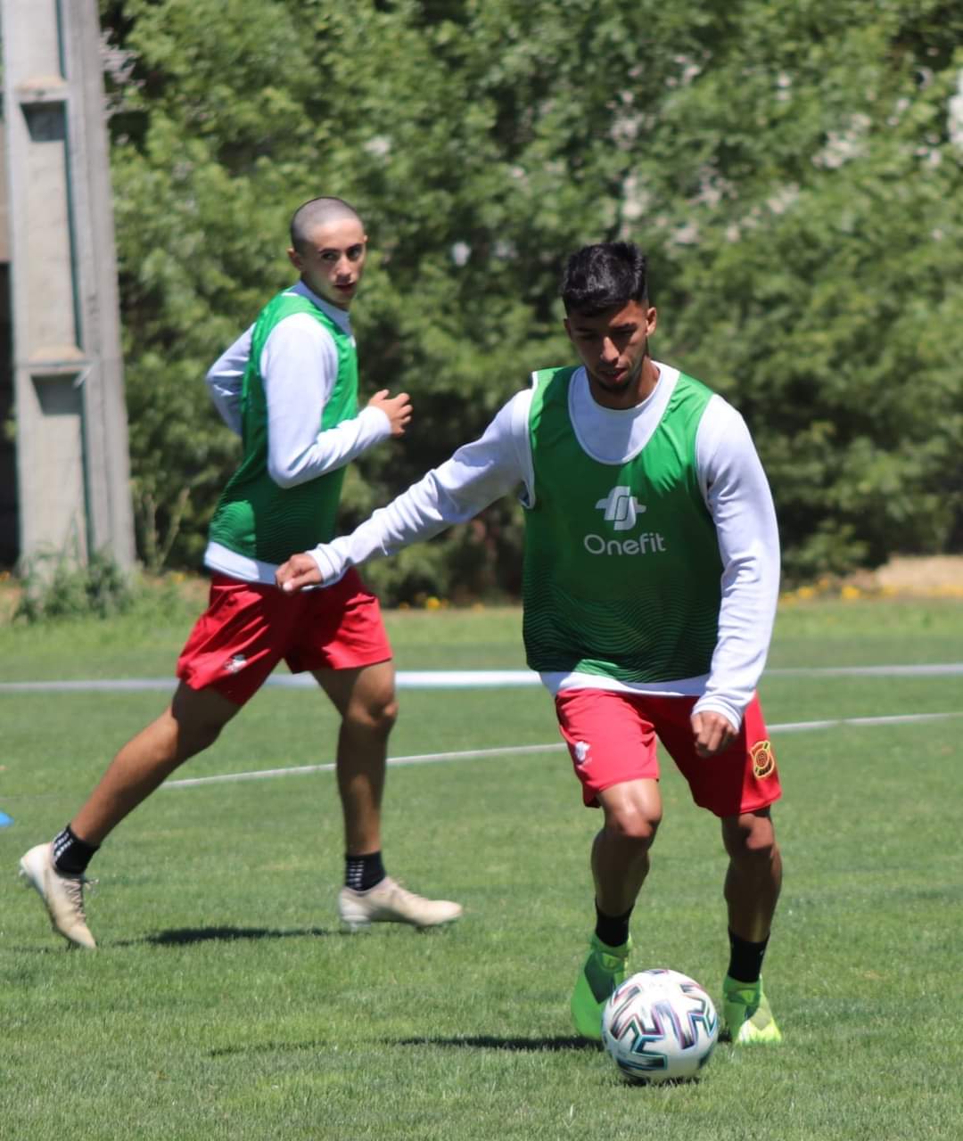 Rangers sigue entrenando y entrevistando entrenadores