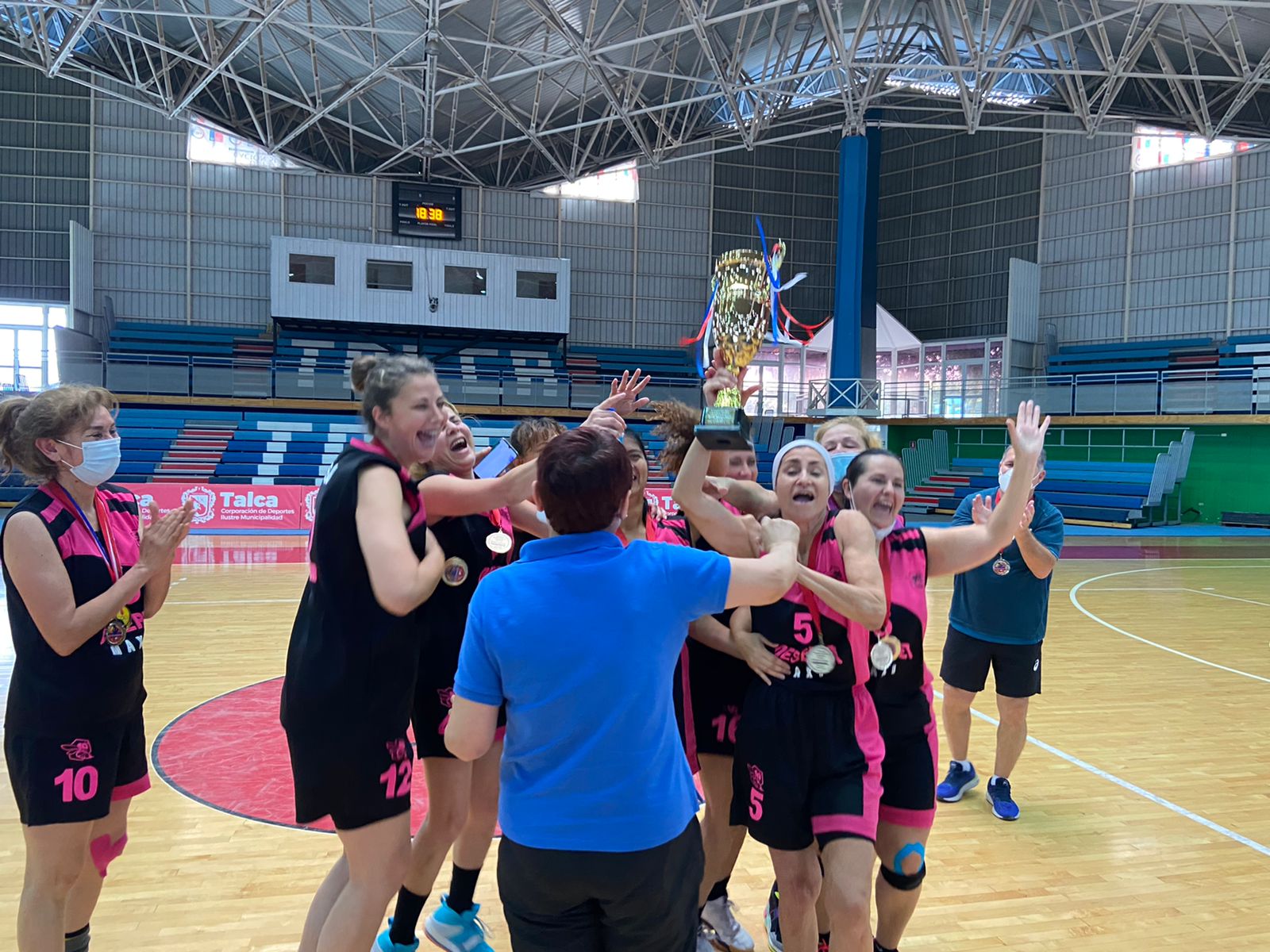 Basquetbolistas ladys animaron Nacional en Talca