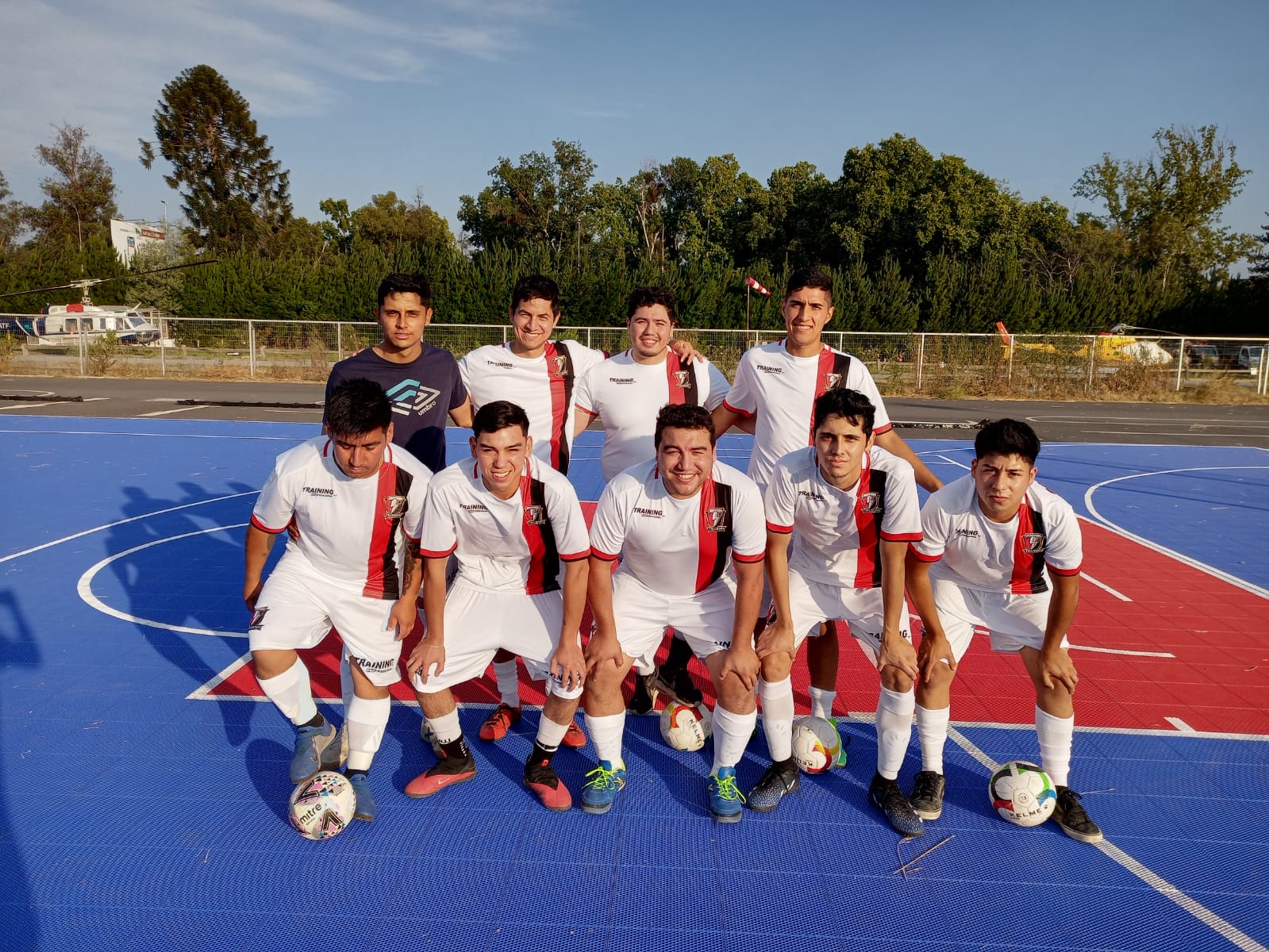 Futsal cierra año con cuadrangular para varones 
