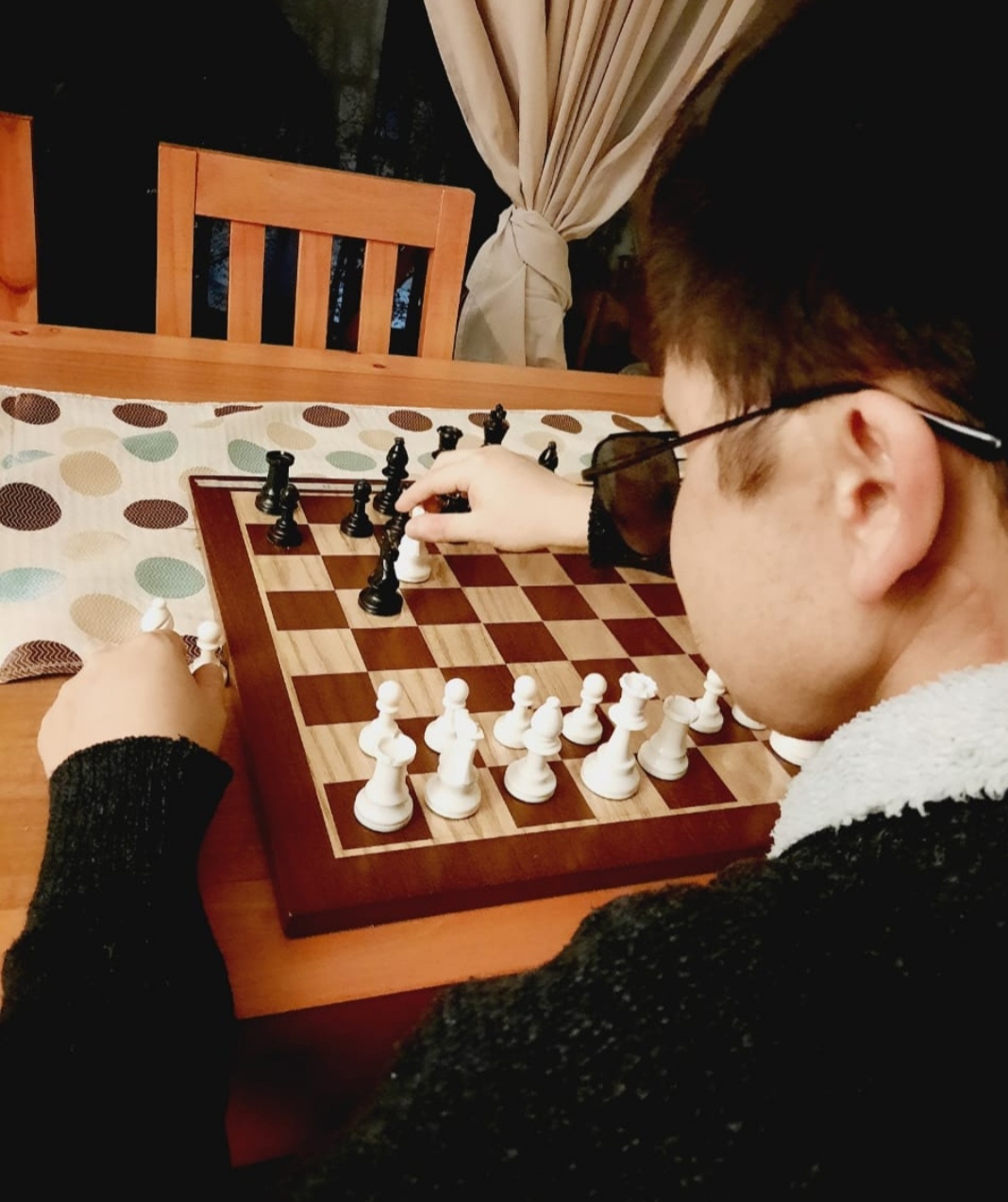 Ajedrecista no vidente talquino sumó importante victoria en torneo online