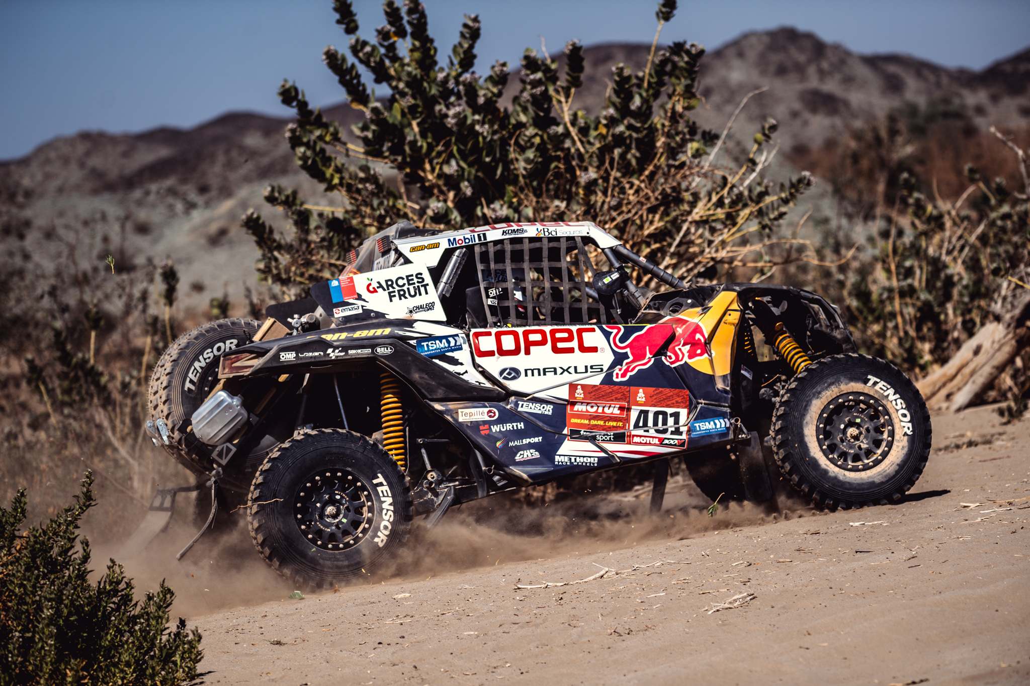 “Chaleco” sigue al tope del Dakar tras finalizar primera parte de la competencia