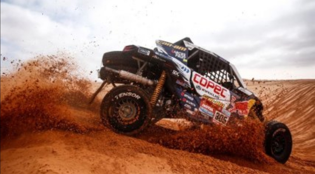 Francisco López quedó como líder de prototipos ligeros del Dakar