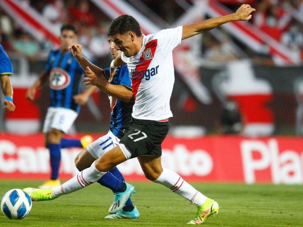 El “Curi” goleó en el inicio del torneo