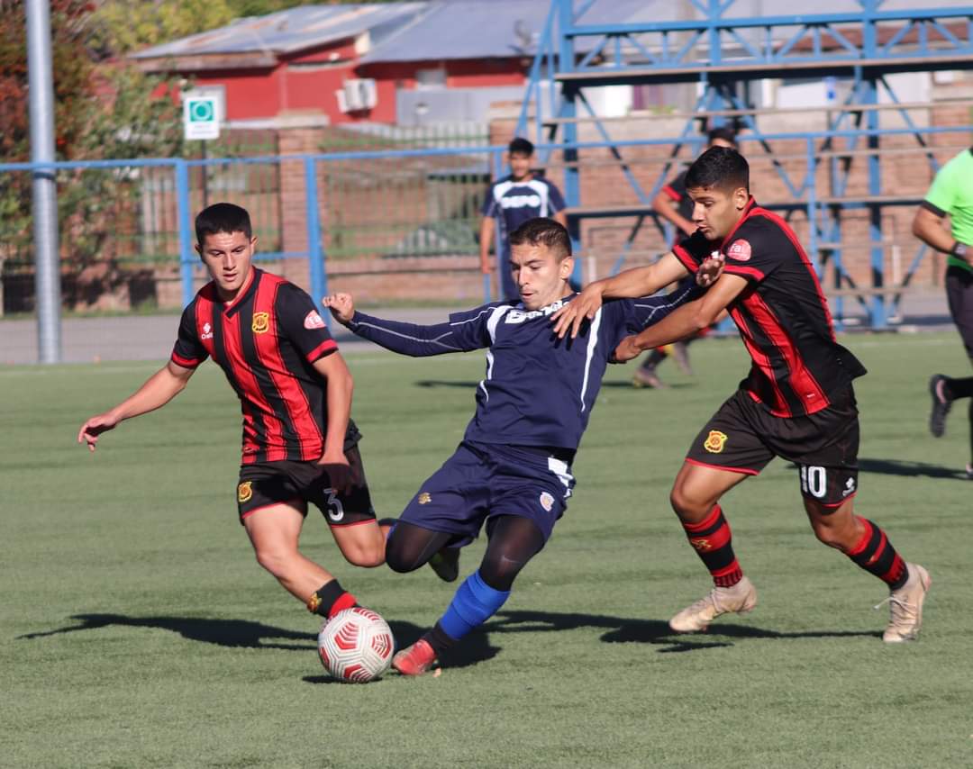Sub-20 de Rangers jugó amistoso con Deportes Linares