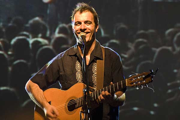 Kevin Johansen llega a Talca en el marco de su gira “Vecino Tour”