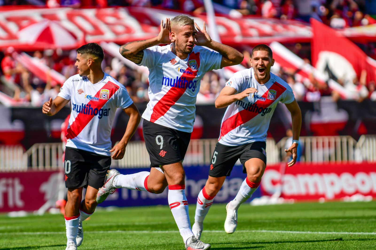 Curicó Unido mandó en casa y se  ilusiona con una copa internacional