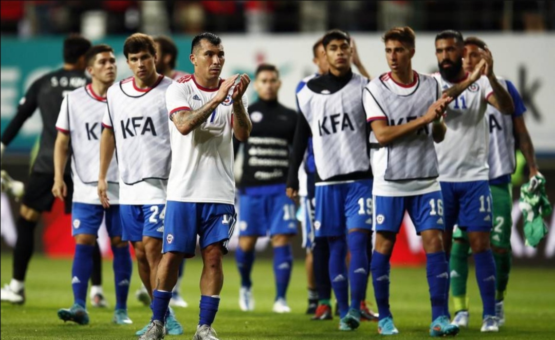 Chile comienza a jugar Copa Kirin en la previa al anunció de la FIFA
