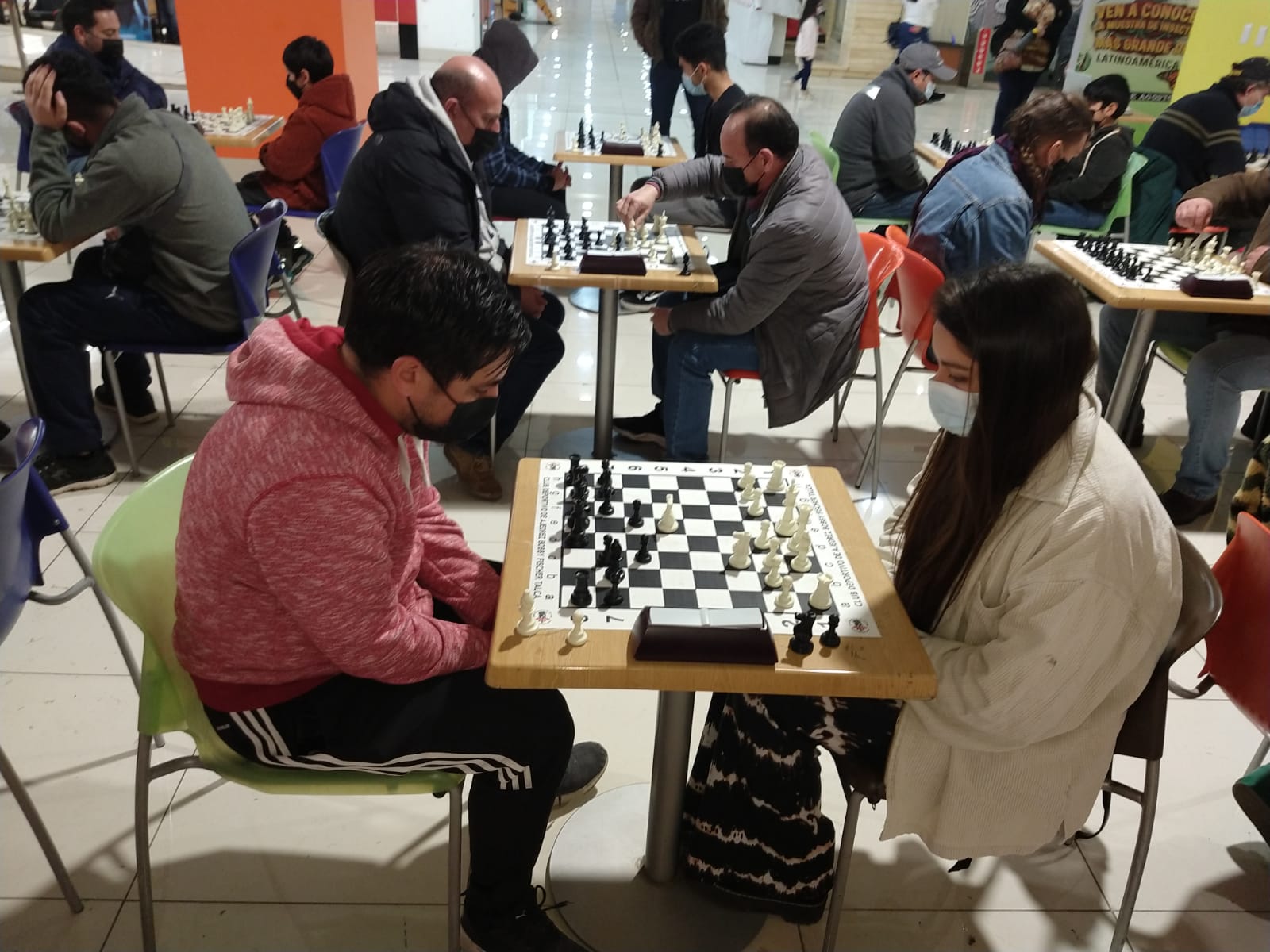 Ajedrecistas aficionados y avezados le dieron vida a atractivo torneo