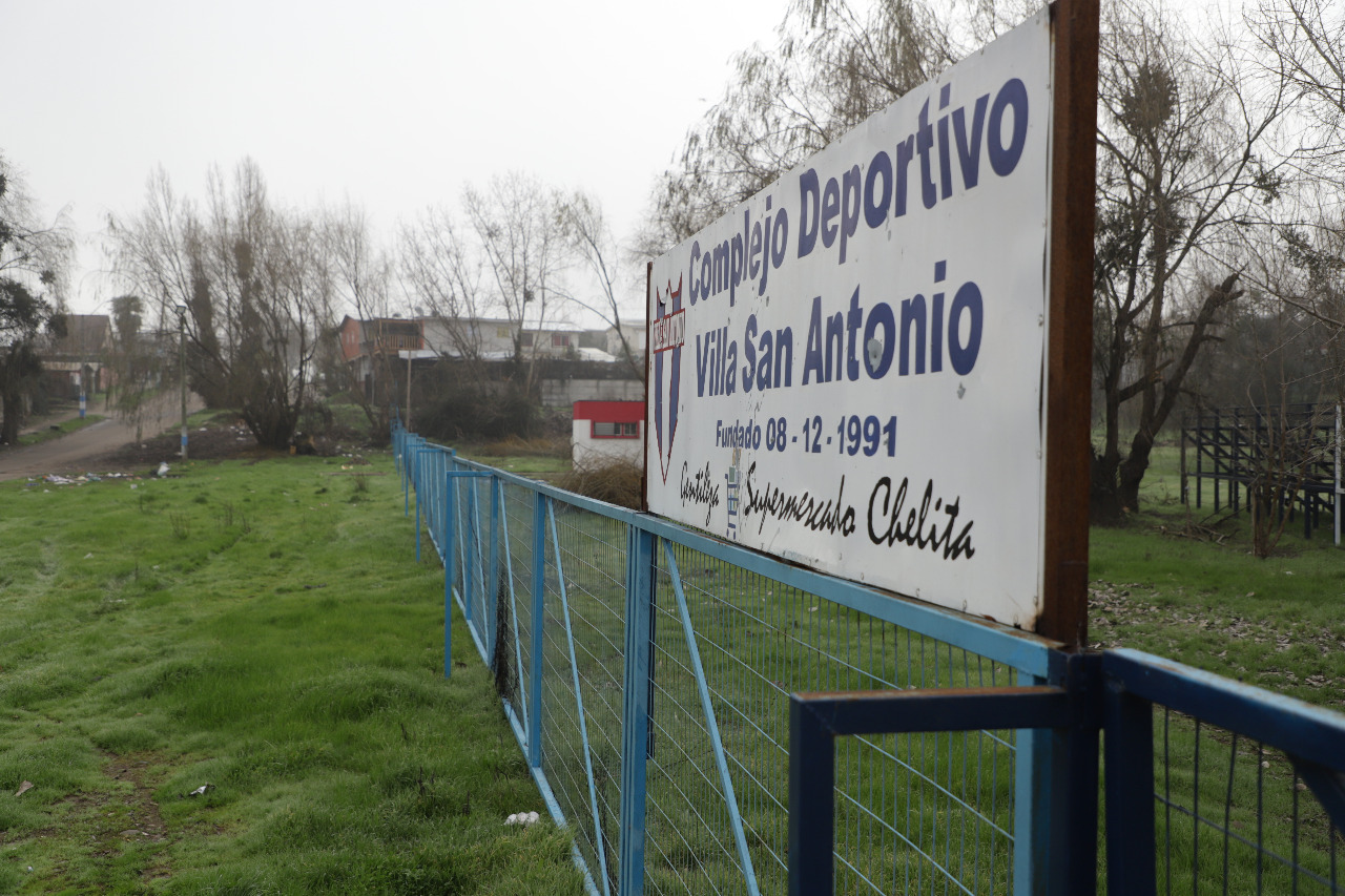Peloteros del barrio oriente de Talca tendrán cancha de lujo