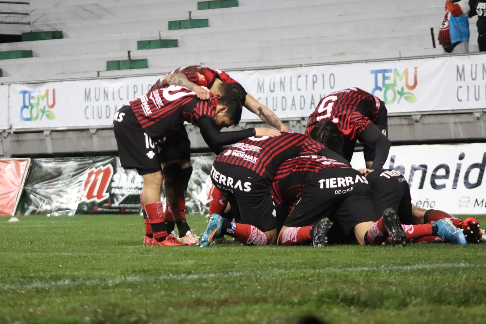 “Dunga” Pinto debutó con un triunfo en la banca del Rojinegro