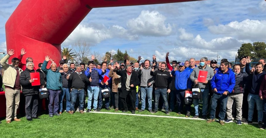 Asociaciones de fútbol amateur recibieron desfibriladores