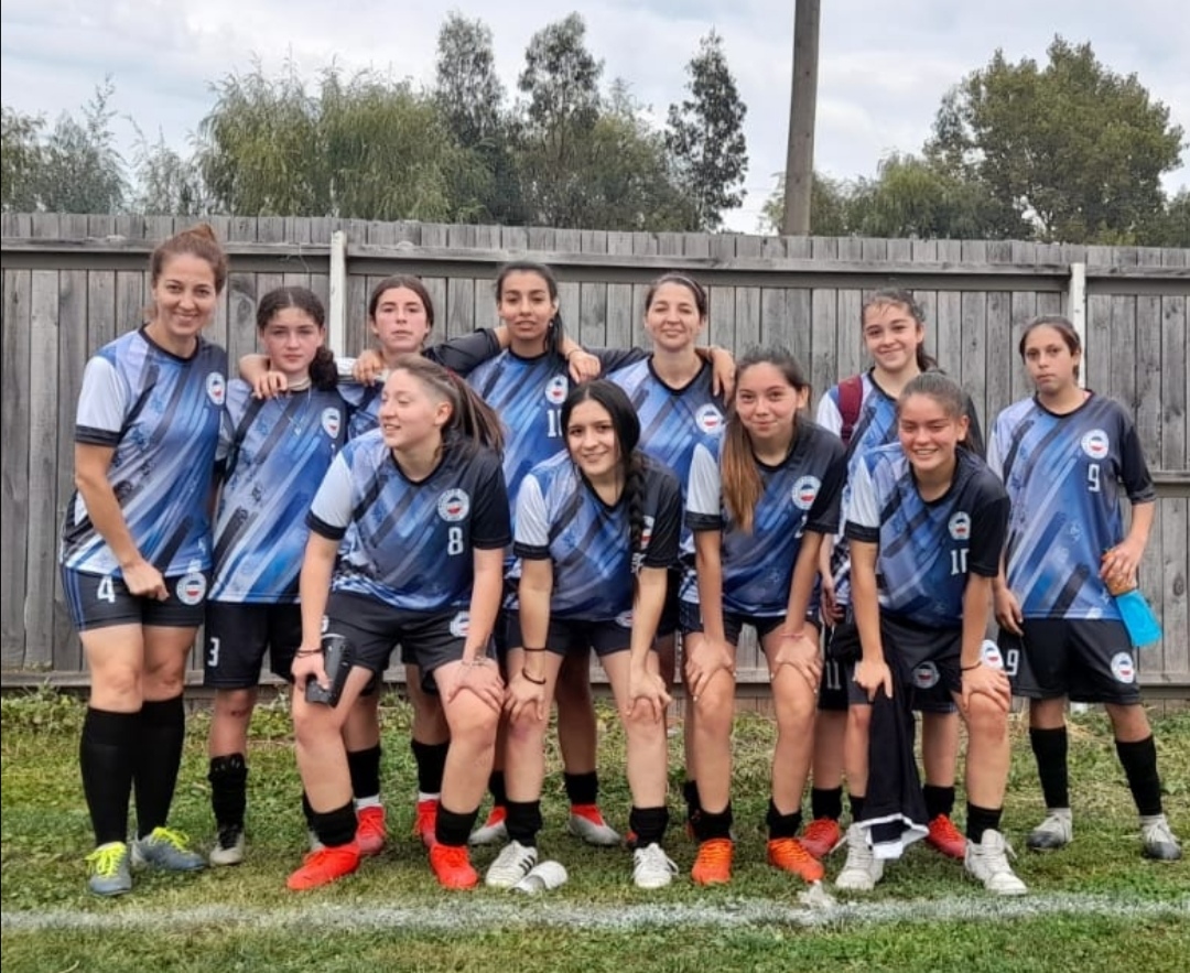 Club Aurora de Chile sigue fomentando el deporte rey en las damas