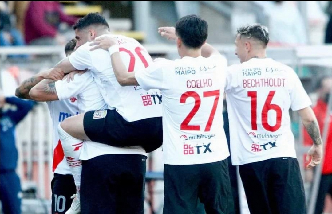 Curicanos festejaron con su gente el triunfo sobre la “U”