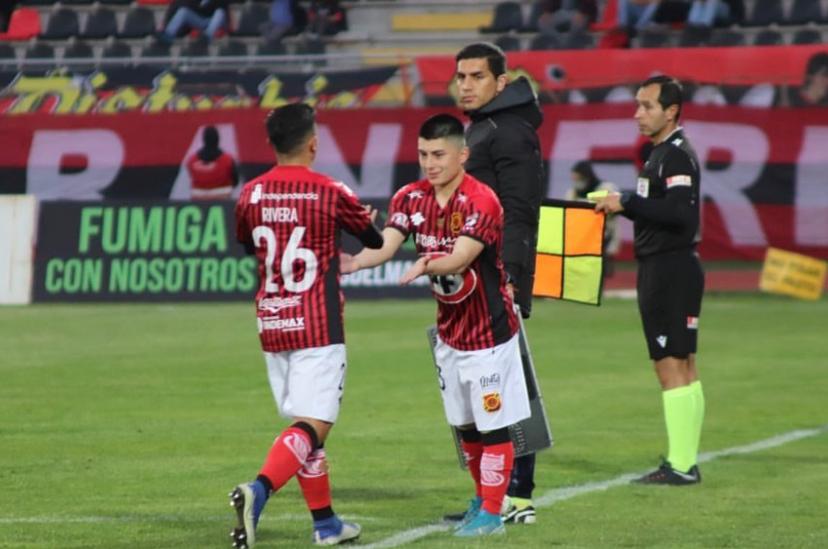Javier Araya y su debut: “Fue un momento muy especial para mí y mi familia”