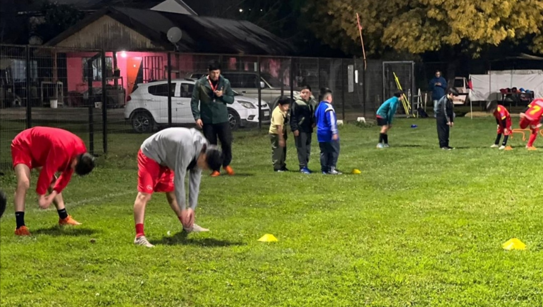 Escuela de fútbol del 21 de Mayo comenzó con sus entrenamientos