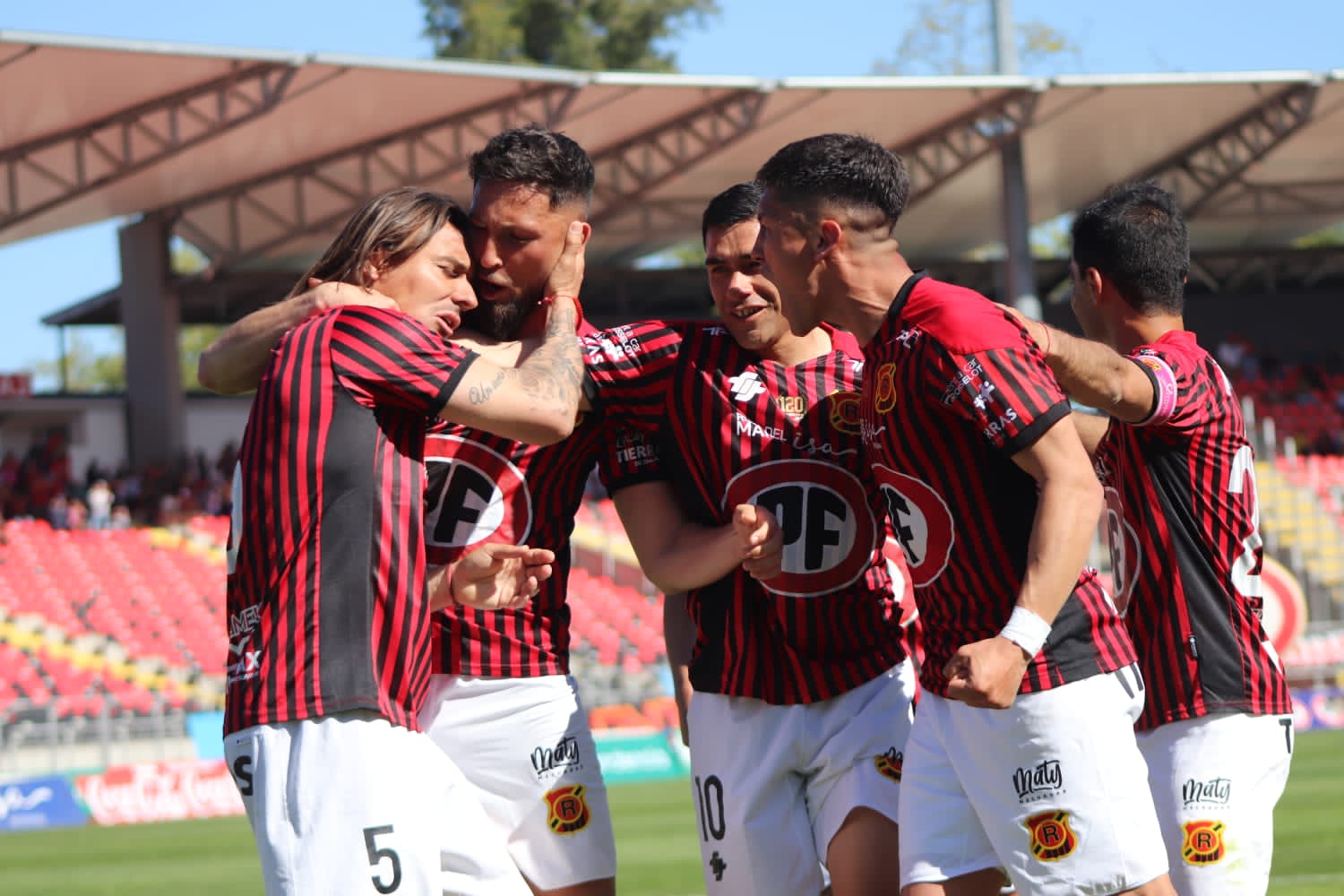 El Rojinegro de Luvera sigue en racha y ahora ganó en casa