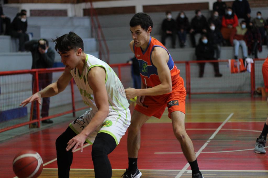 El “Lorito” se presenta en Talca para jugar por Copa Chile