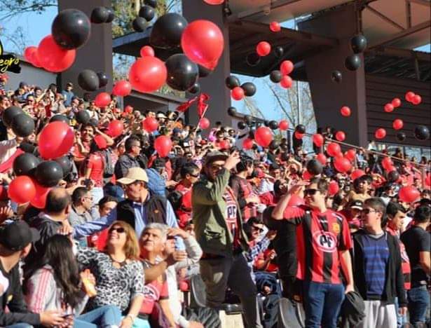 Rojinegro celebra sus 120 años con más pena que alegría