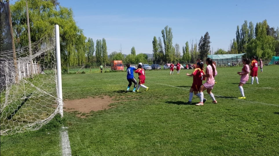 Mujeres de la región retornan a la cancha en la Liga Femenina