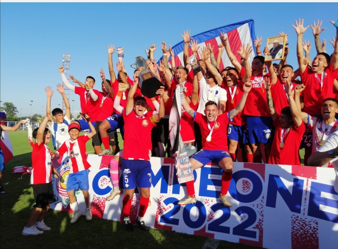 El “Depo” celebró título de Tercera con sus hinchas